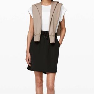 Lululemon On the Fly Skirt | black | size 6